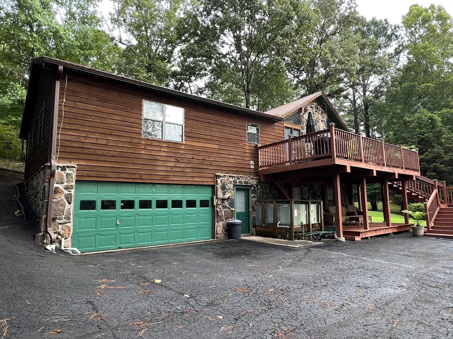 240 Edgewater Dr