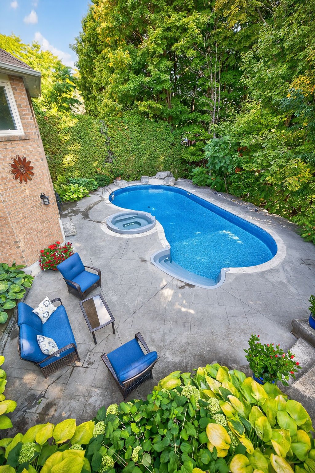 6 Falling Leaf Crt, Aurora