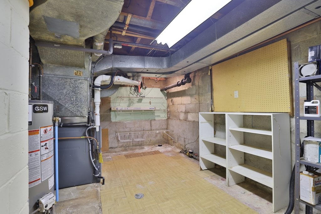 35 Hollyrood Heights Dr