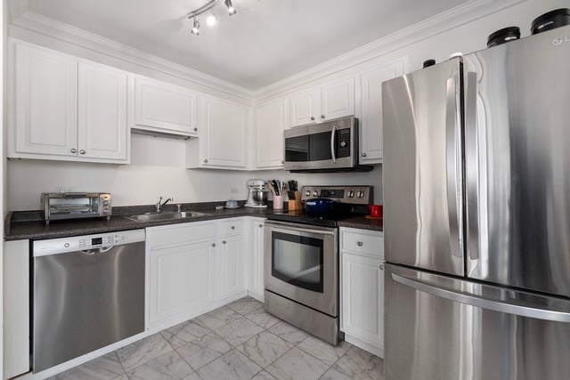 10 E Ontario St Unit 3502