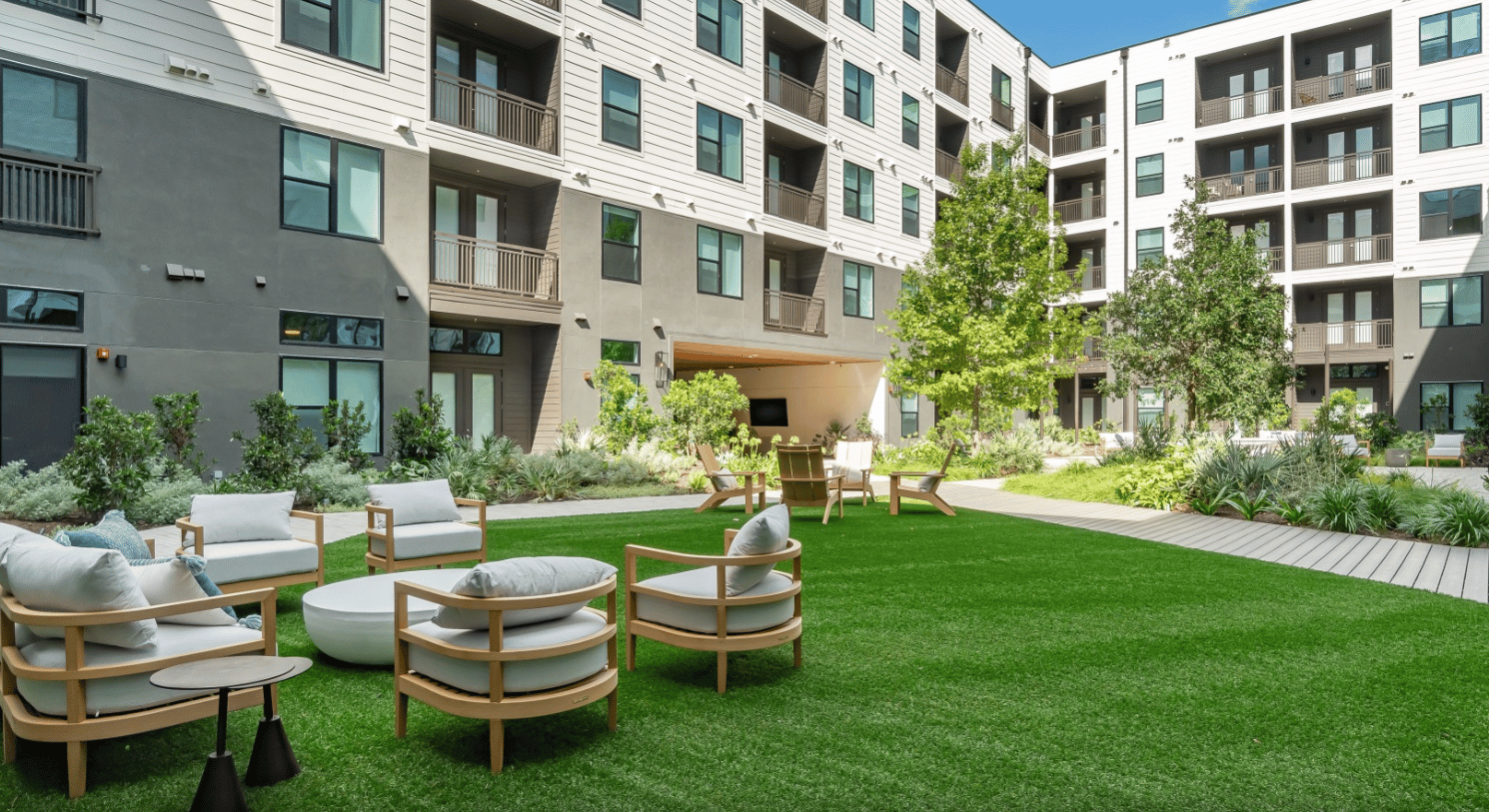 Up to 4 WEEKS FREE* on base rent PLUS $1,000 E-Gift Card!