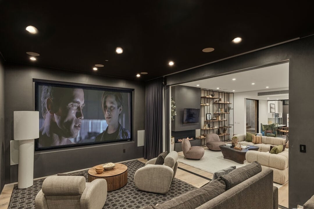 Aria Vista, Stradella Rd, 90077