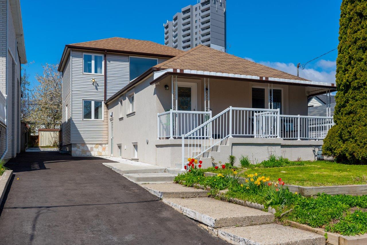 22 Elba Ave