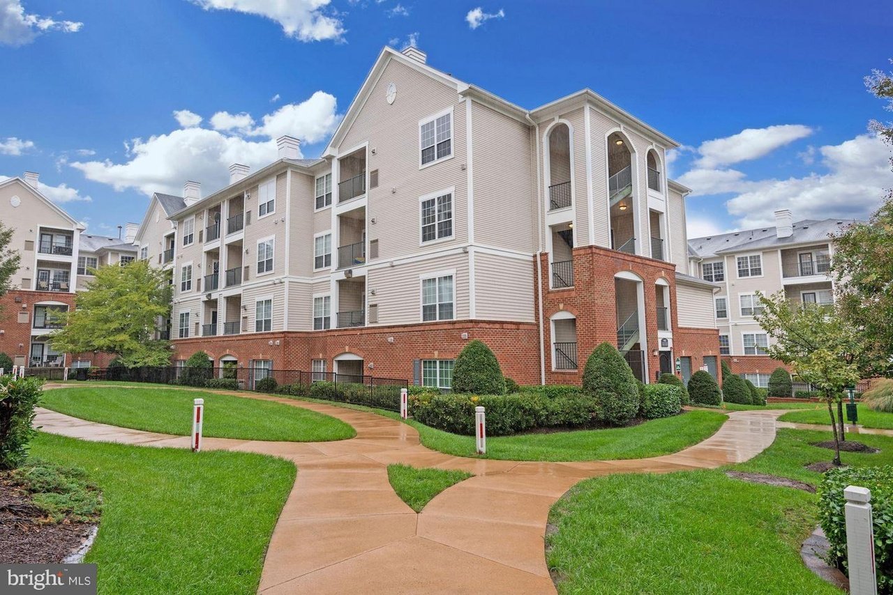 4852 Eisenhower Avenue Unit: 342