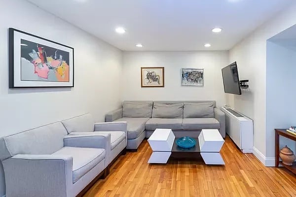 317 W 95th St APT HG