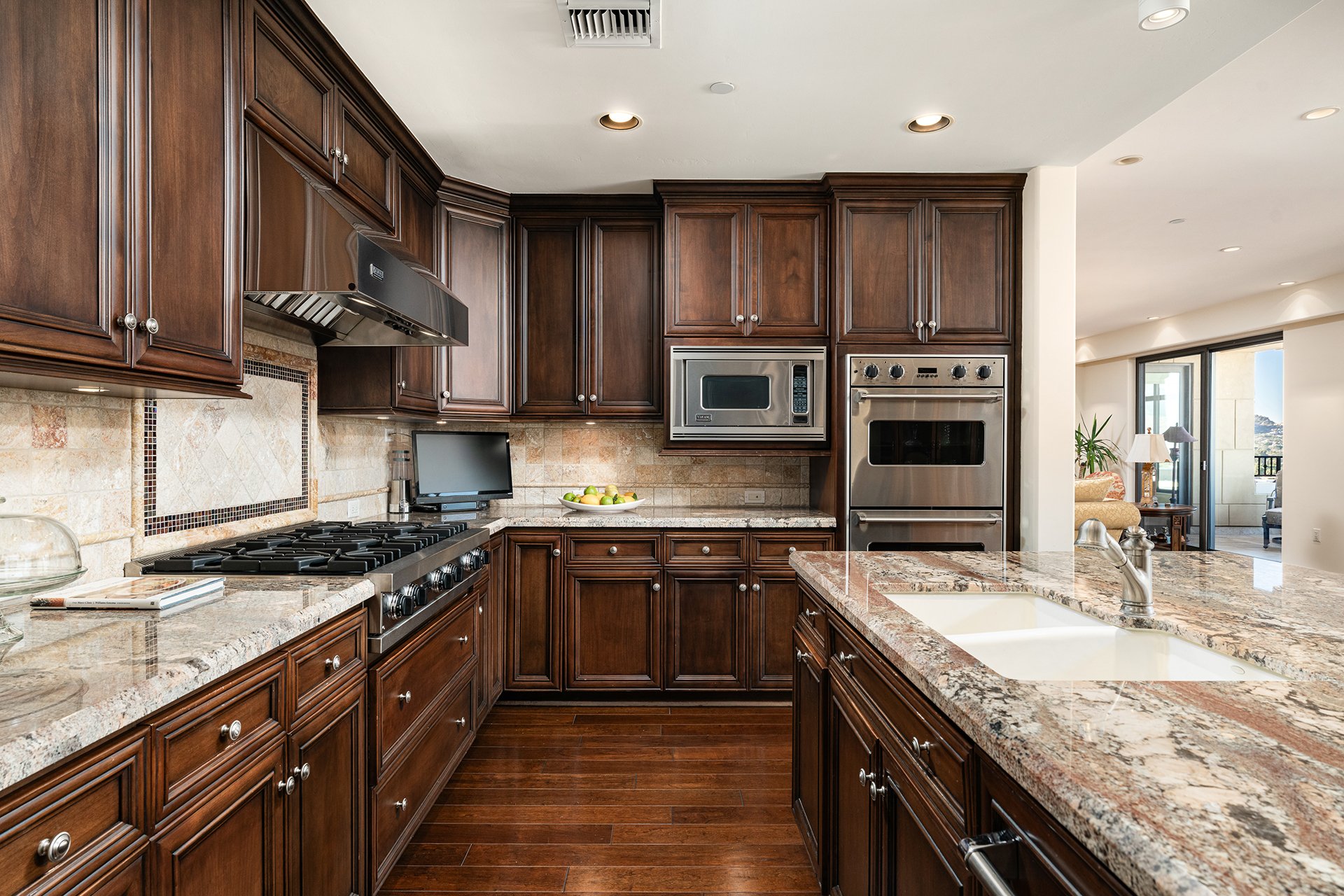 7181 E Camelback Road 1202