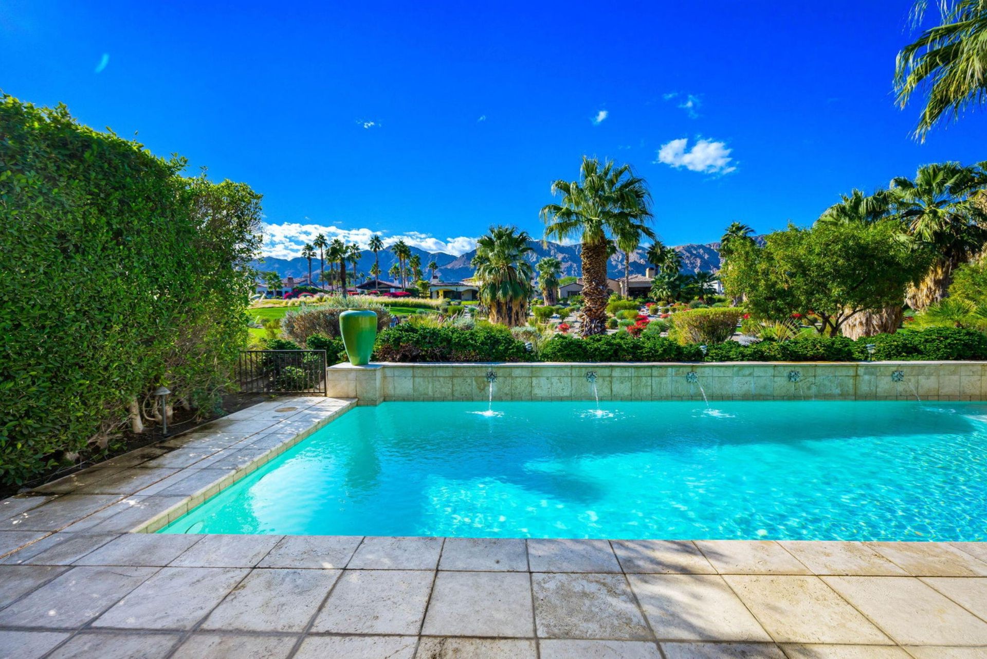 52705 Claret Cove