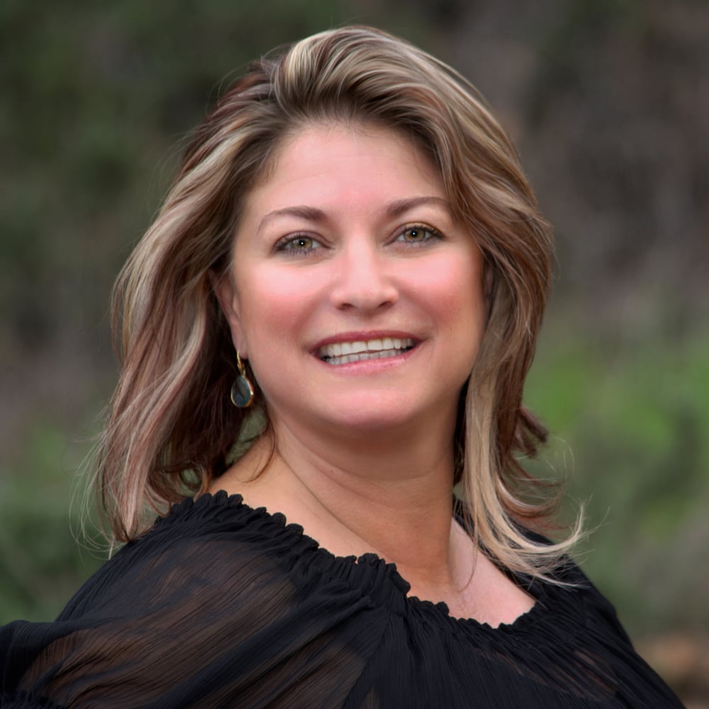 Alicia Echeverria Stevenson Ranch, CA Real Estate Agent Headshot