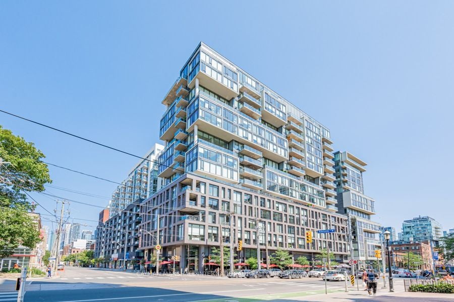 111 Bathurst Street 810
