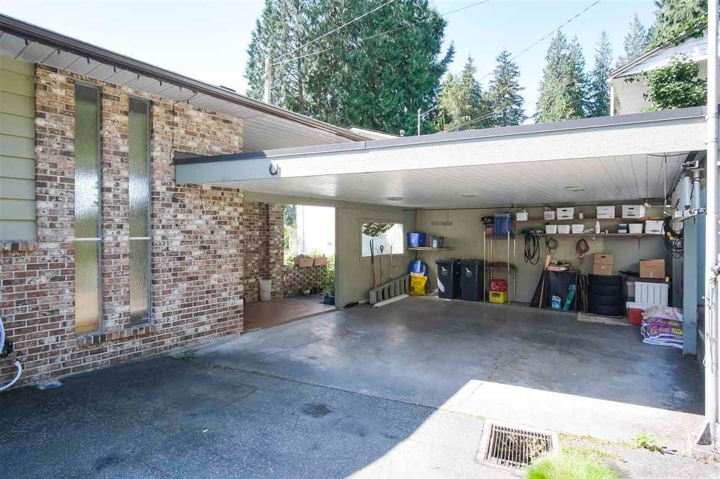 983 Wellington Dr