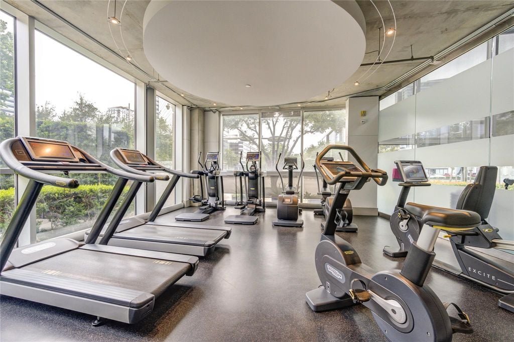 1901 Post Oak Blvd #1405