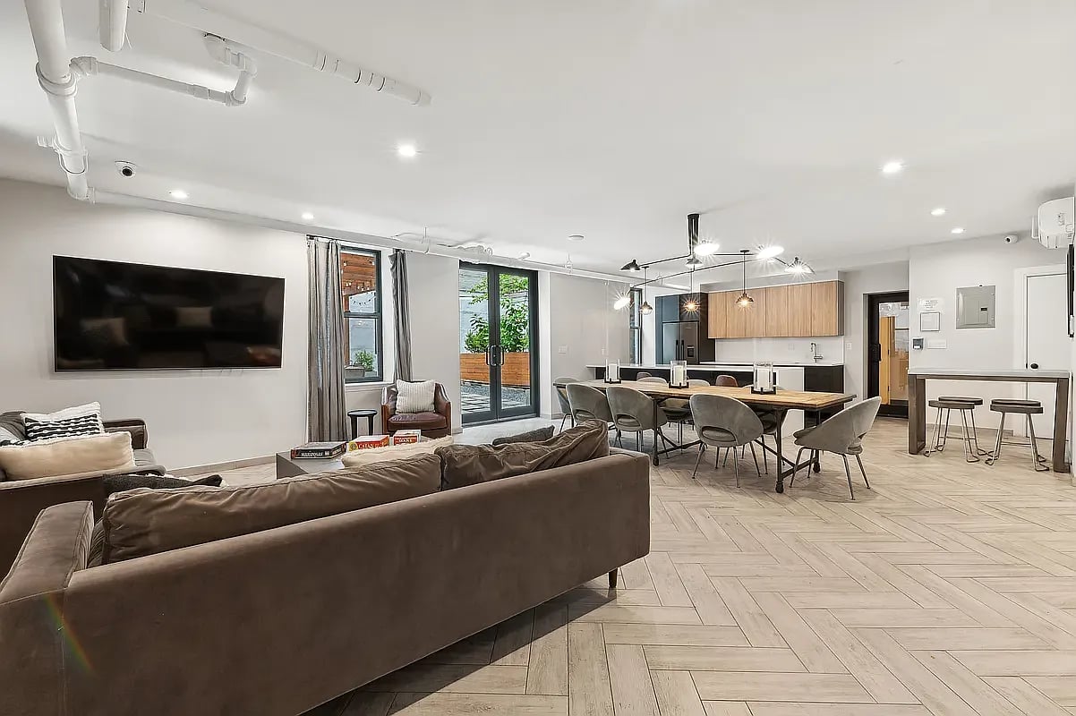 24-65 38th Street Unit: C9