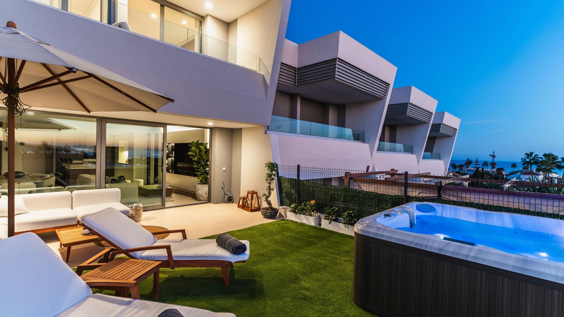 Townhouse / El Chaparral