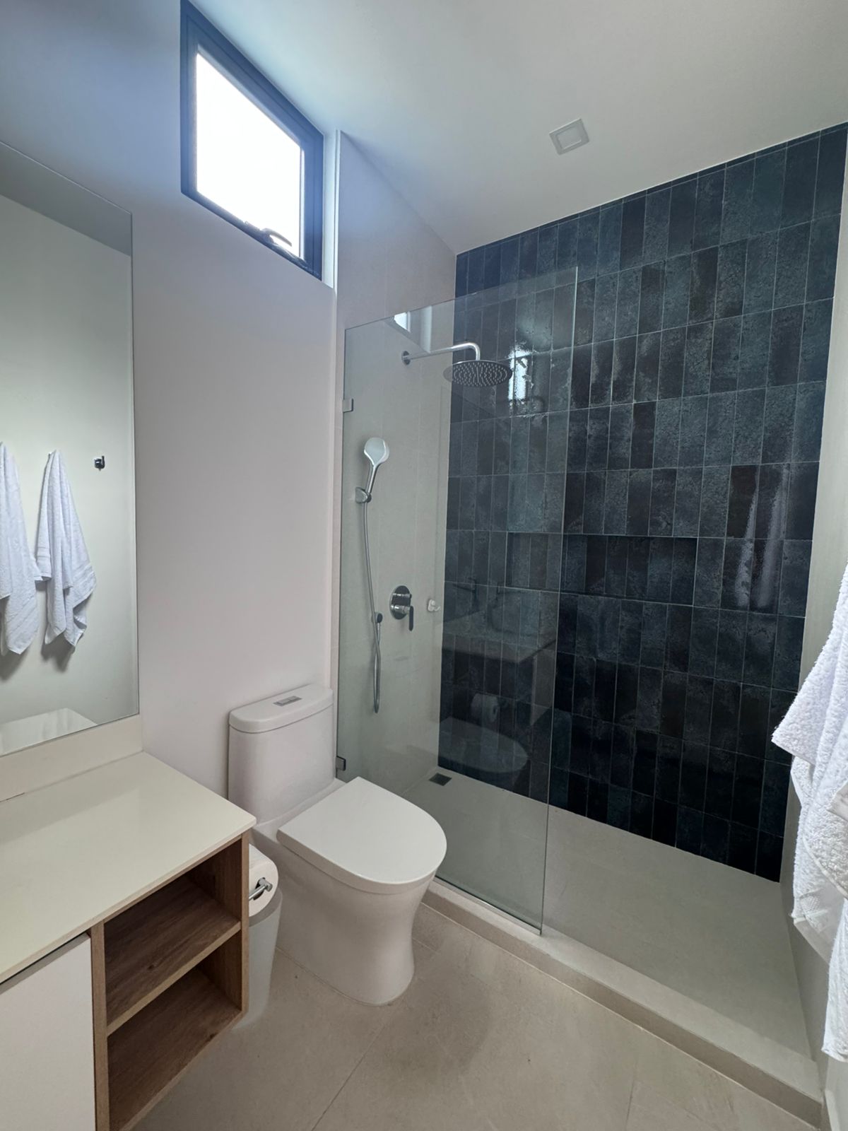 Turnkey Tropical-Modern 4BR Villa with Private Pool in Prestigious Hacienda Pinilla