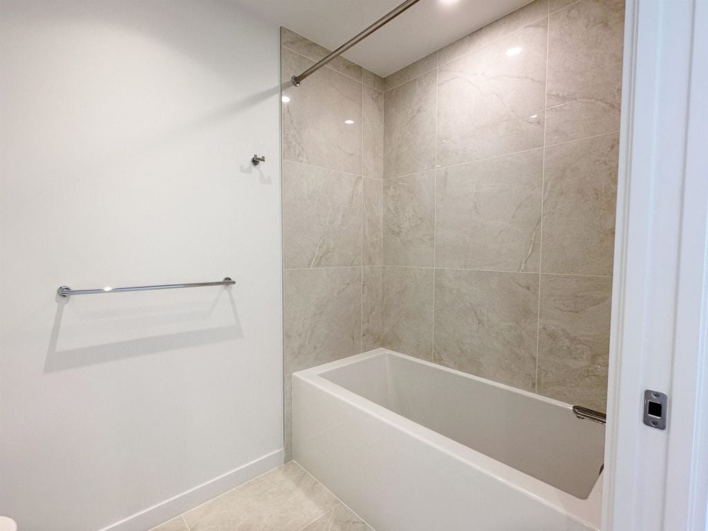 680 Quayside Dr, #1401