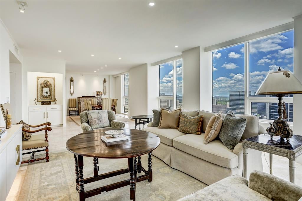 5110 San Felipe St, #284 W