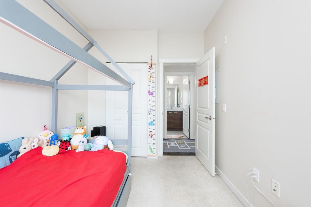 9399 Odlin Rd, #318