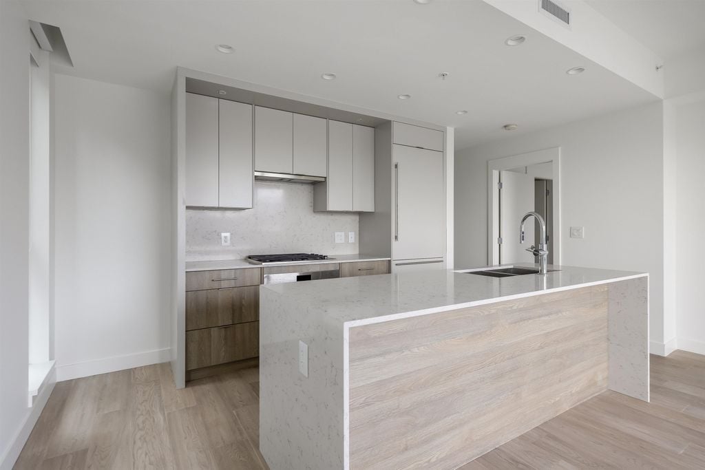 7638 Cambie St, #106