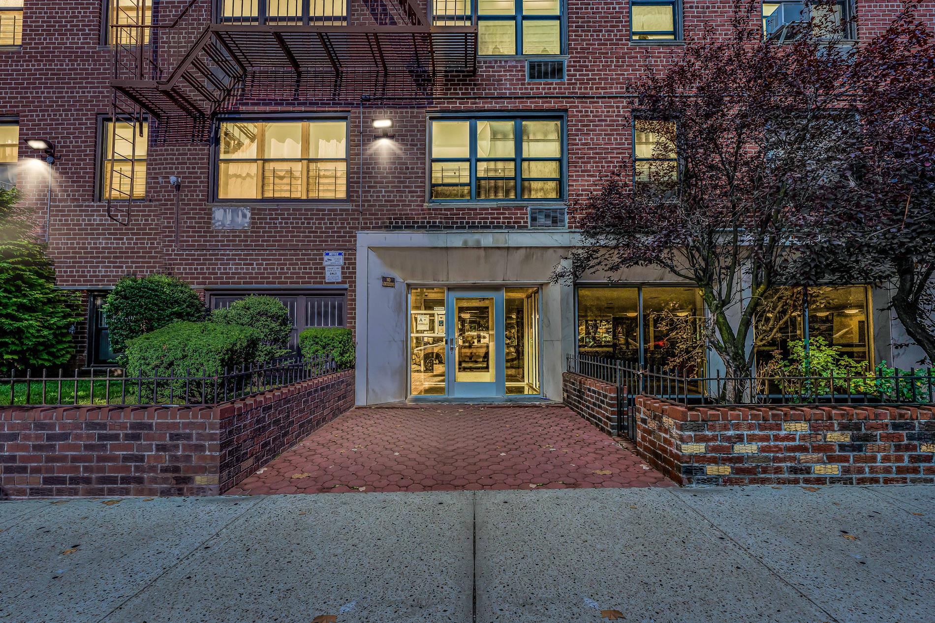 425 East Street #4B