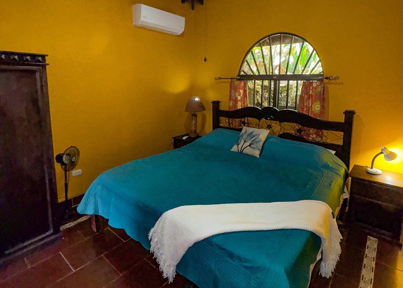 Ojochal Mountain View Home with Pool, Guest House & Gardens