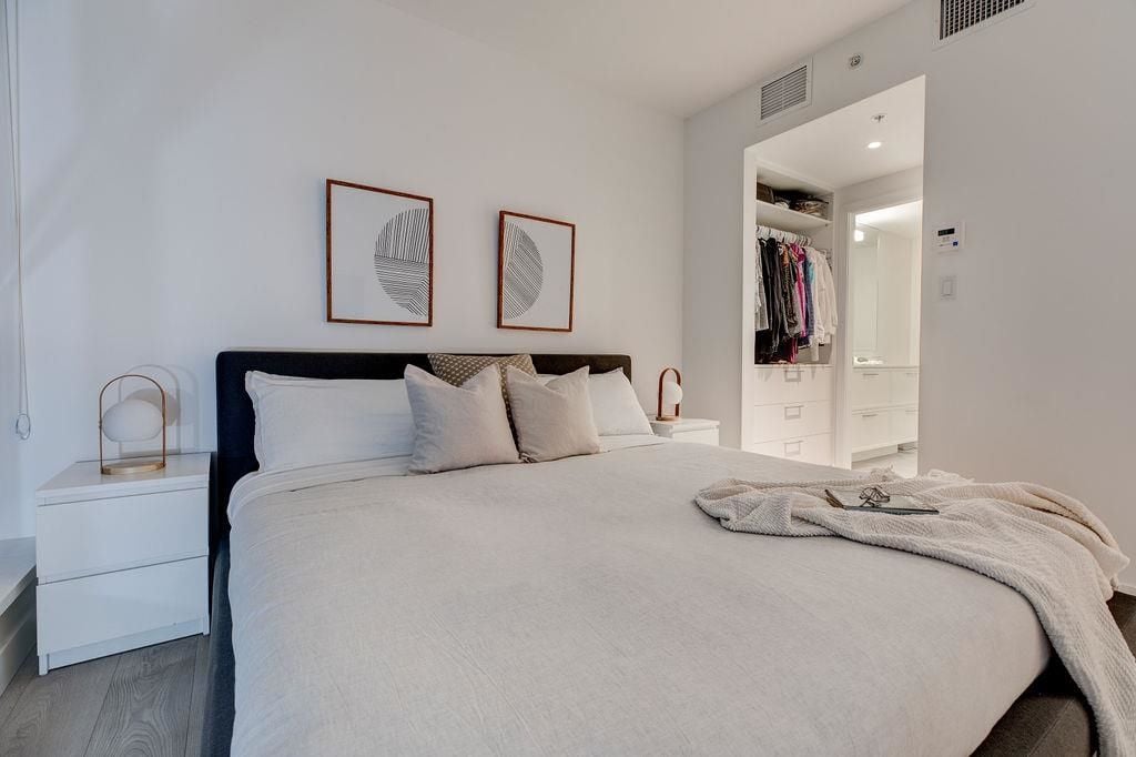 188 E Esplanade, #2205