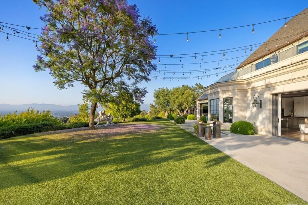 Stone Ridge Ln, 90077