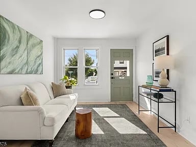 73 Colby Pl