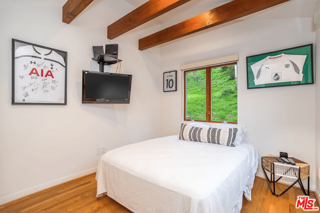 8783 Lookout Mountain Ave