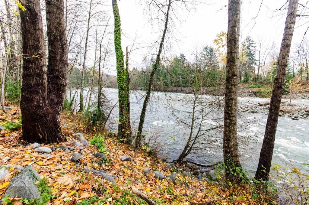 533 Waters Edge Cres, #103