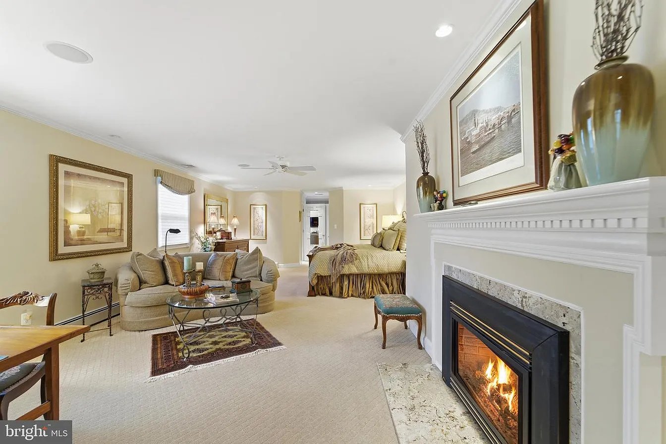 304 Chesapeake Dr