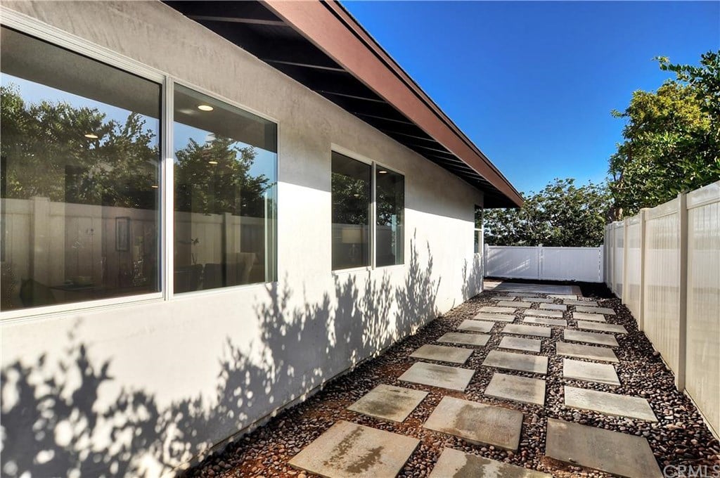 24042 El Mirage Ave