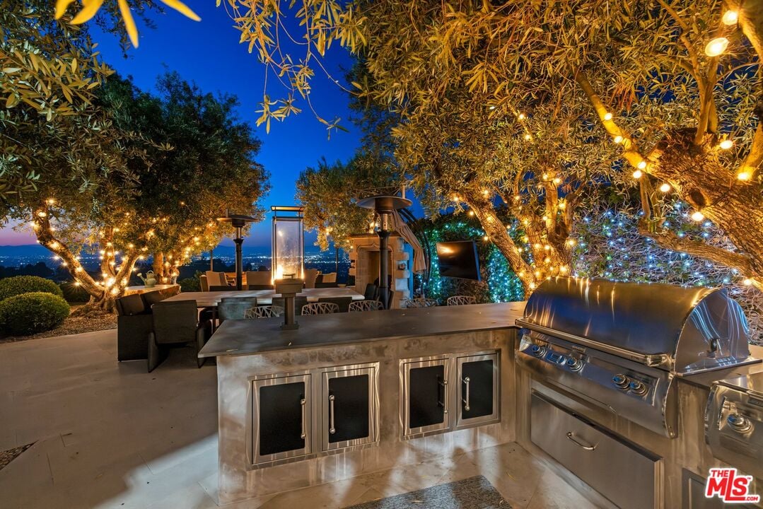 Stone Ridge Ln, 90077