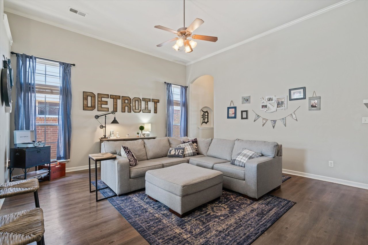 1806 N Houston Levee Rd