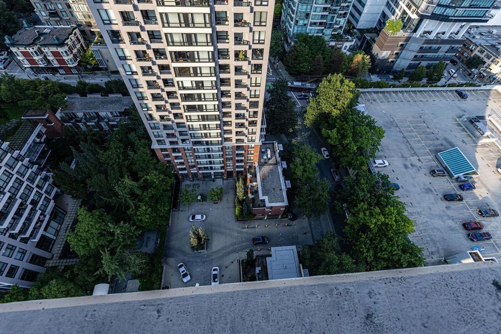977 Mainland St, #2304
