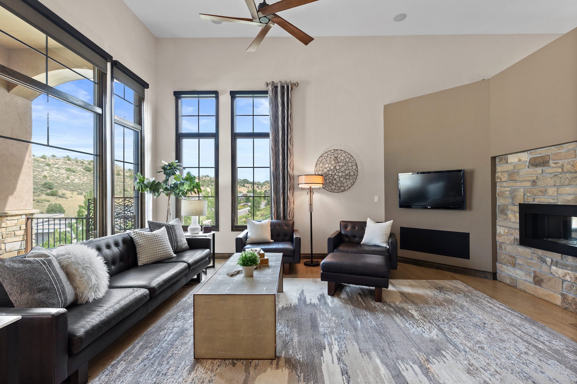 8122 Raphael Lane