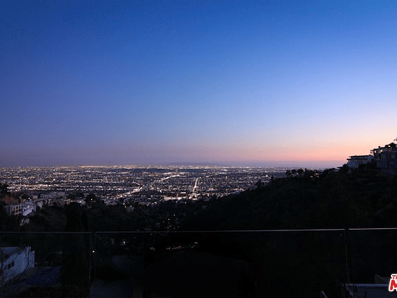 2158 Sunset Plaza Dr