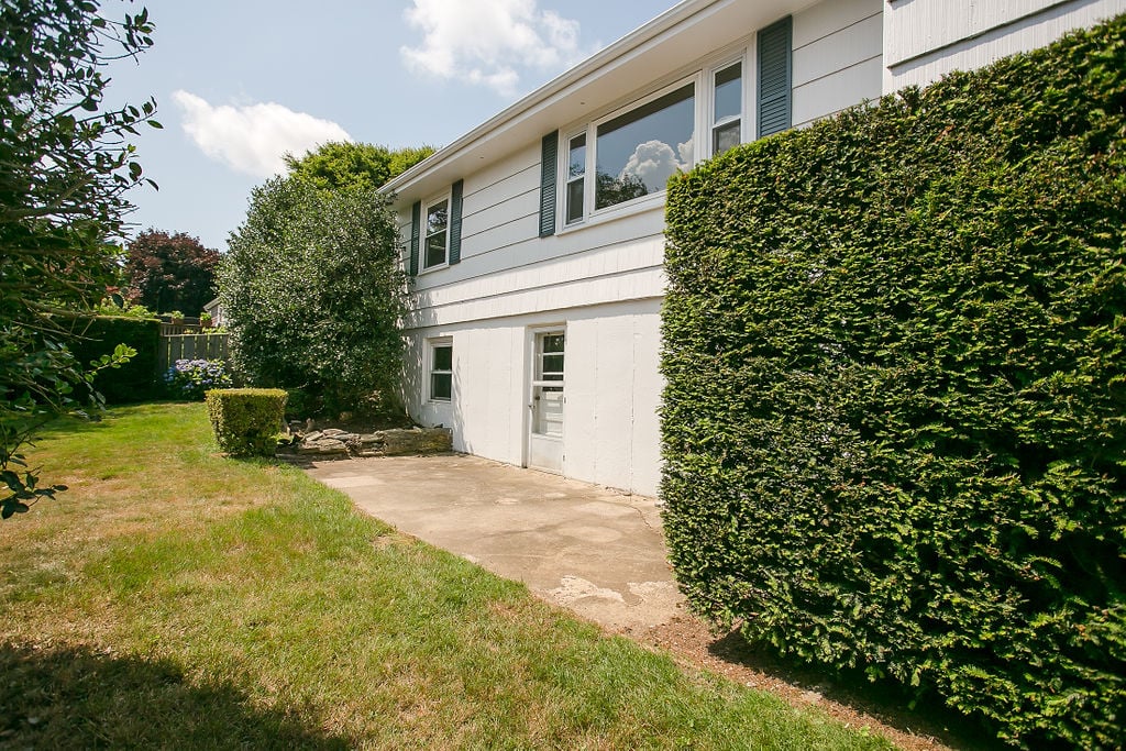 2 Sherri Lane, Middletown RI, 02842