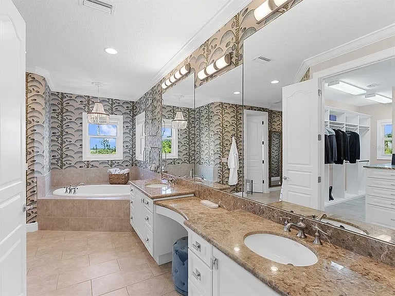 144 N Casey Key Rd