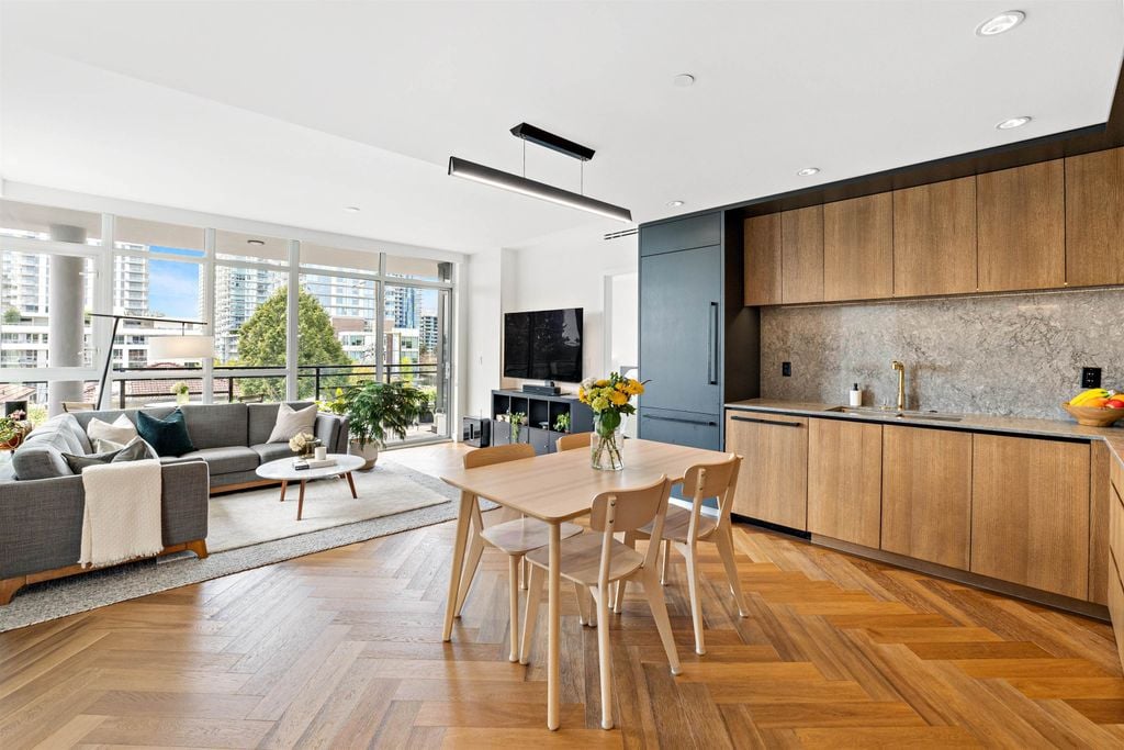 458 W 63rd Ave, #306
