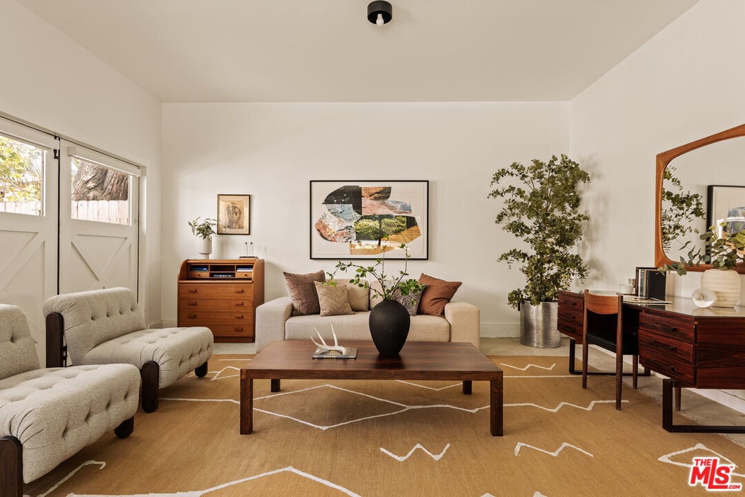 623 N Sierra Bonita Ave