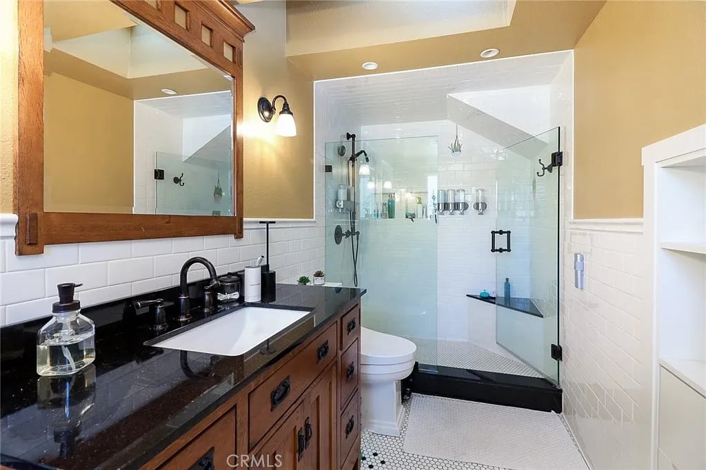 2794 Hacienda Dr