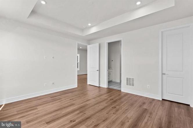 43290 Greeley Sq