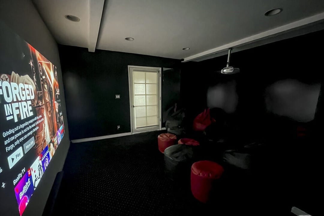 Evercrest Pavilion, Mulholland Dr, 90046