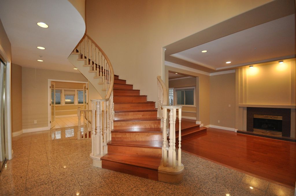 2415 W 13th Ave