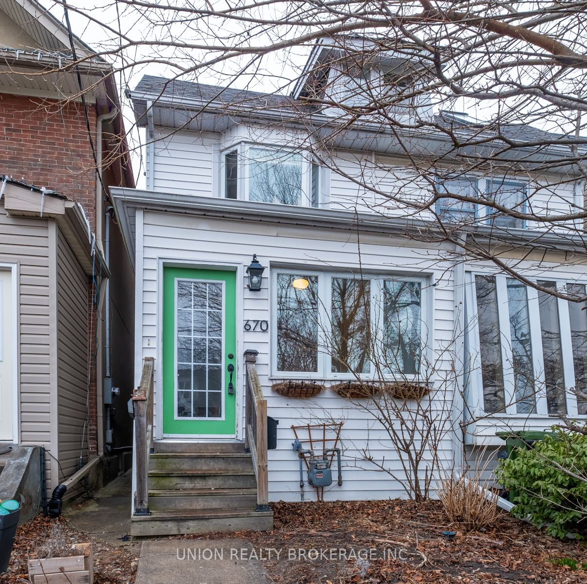 670 Rhodes Ave