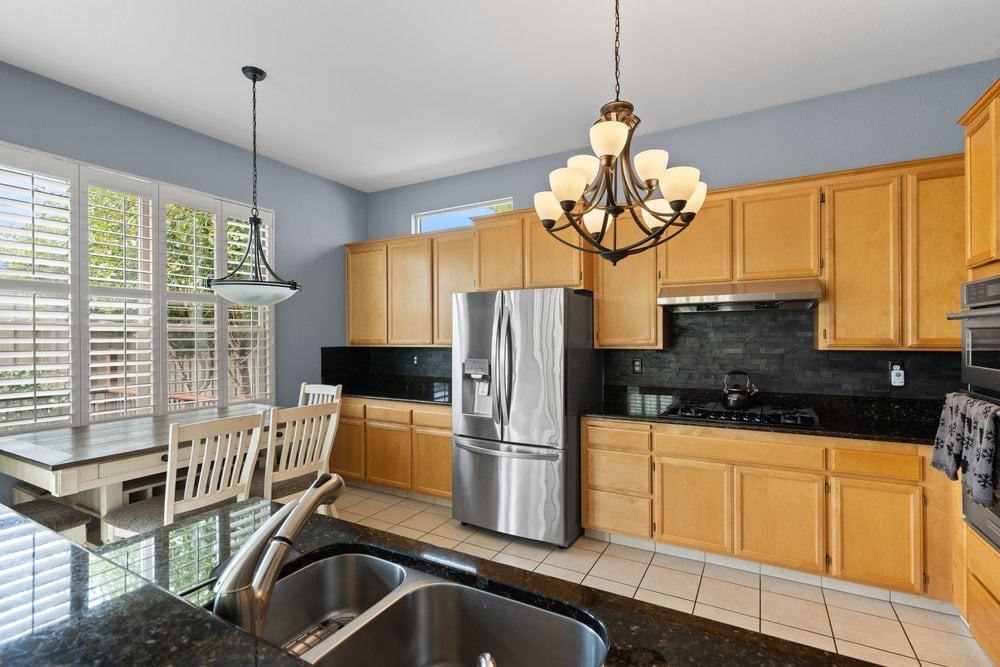 2010 Falcon Ridge Dr