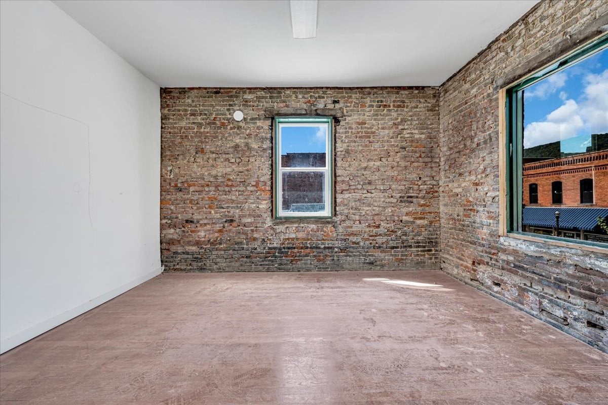 227 S Cedar Ave