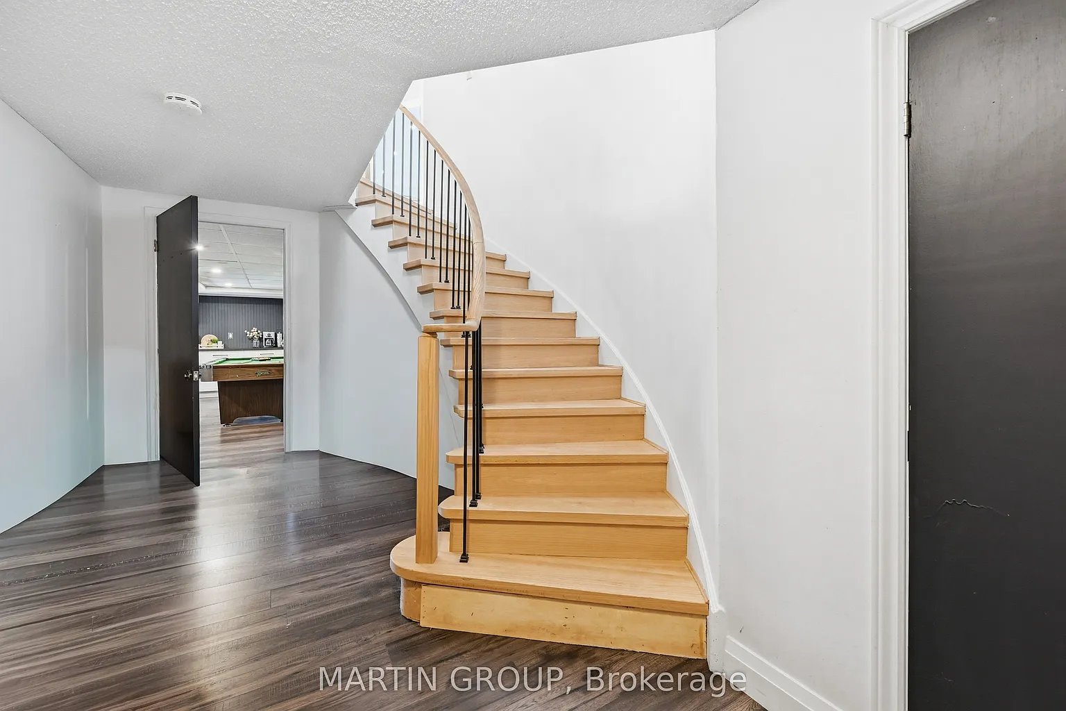 376 Carrier Ln