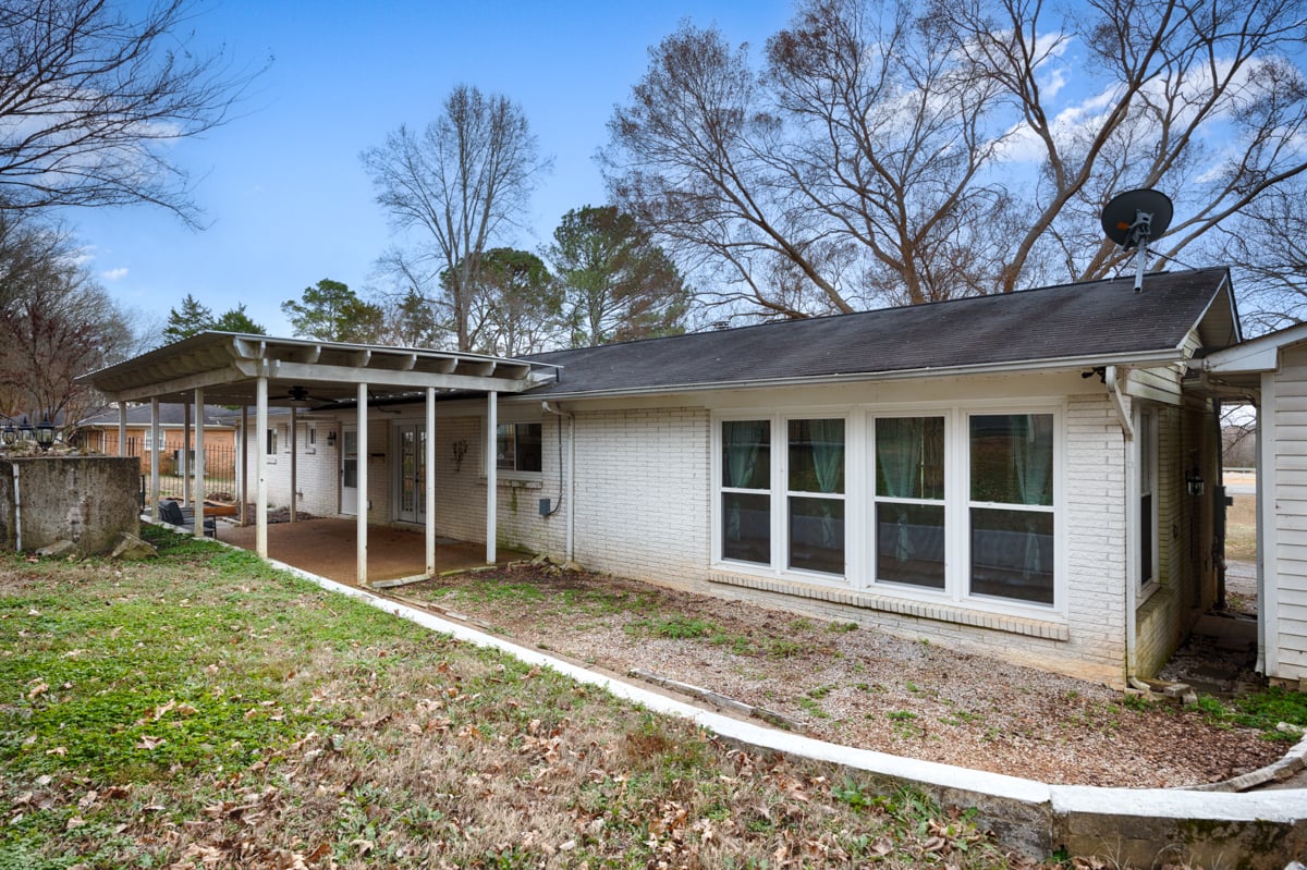 Large Lot with Pool in Harvest