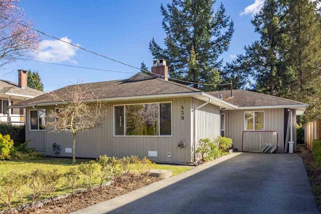 439 Glencoe Dr